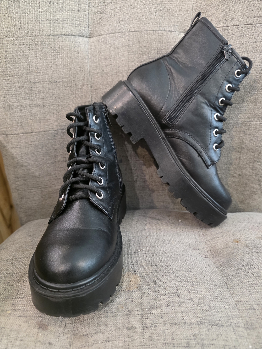Unr8ed Kids Black Lace-Up Combat Boots Sz 4y